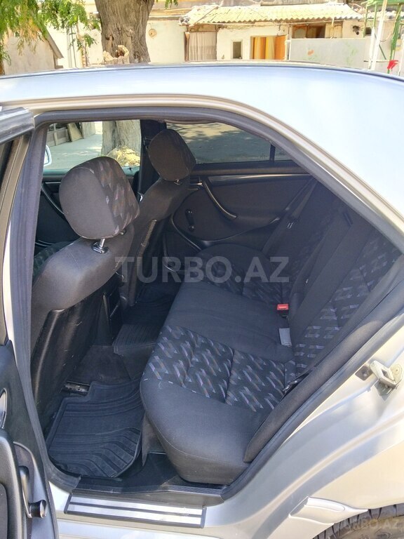 Mercedes C 200