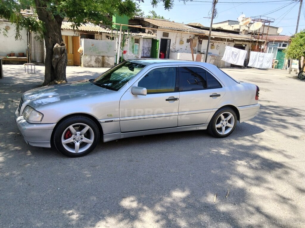 Mercedes C 200