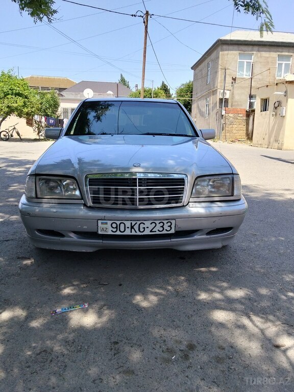 Mercedes C 200