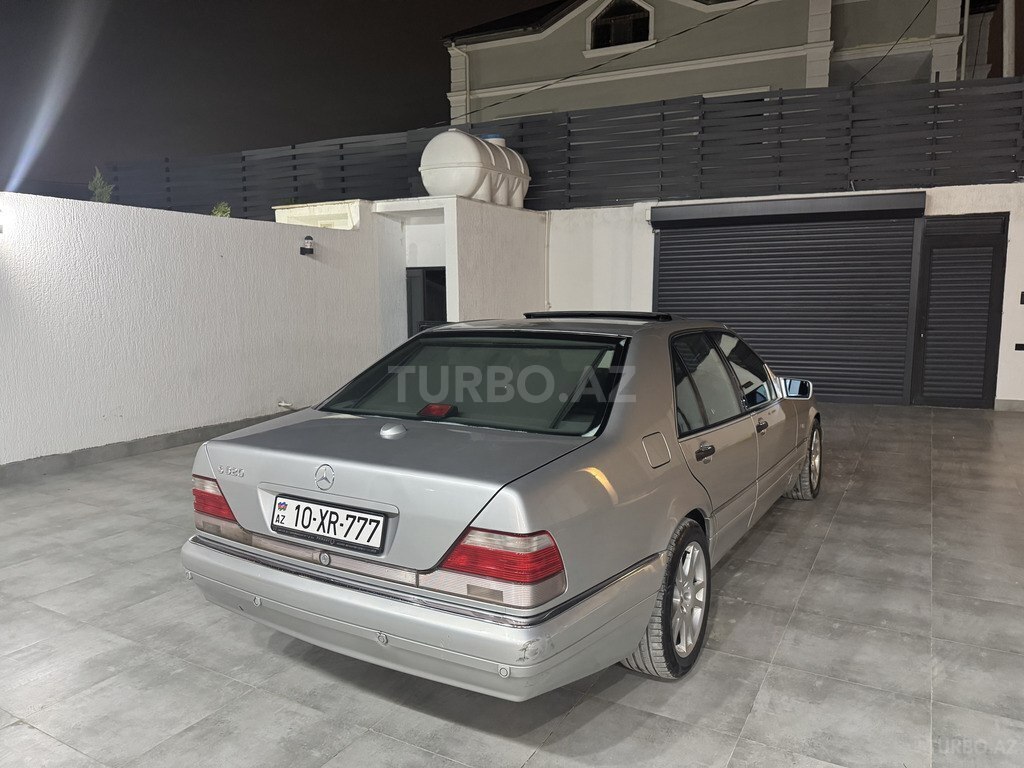 Mercedes S 320