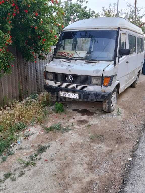 Mercedes 208 D