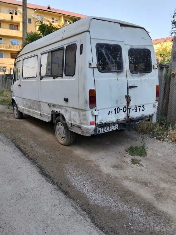 Mercedes 208 D