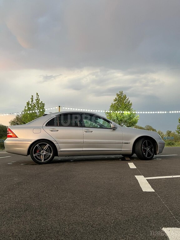 Mercedes C 240
