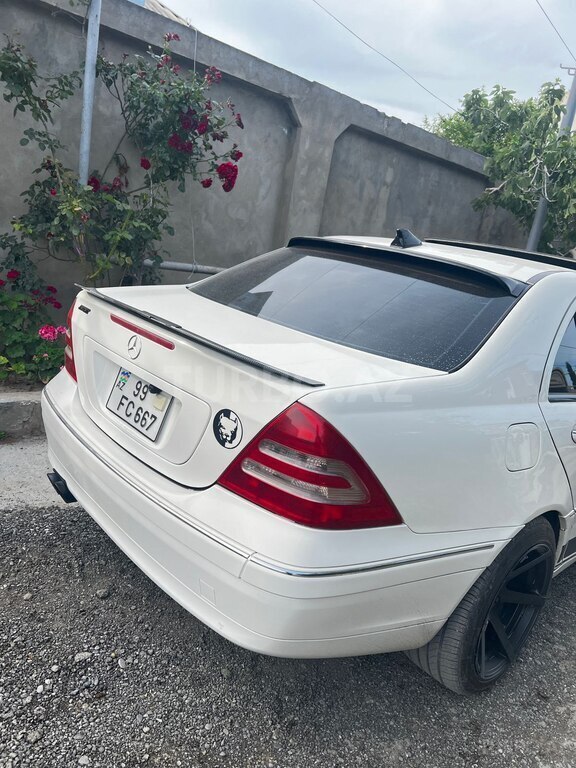 Mercedes C 240