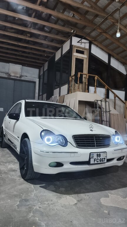 Mercedes C 240