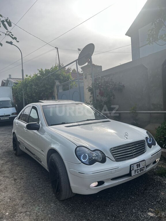 Mercedes C 240