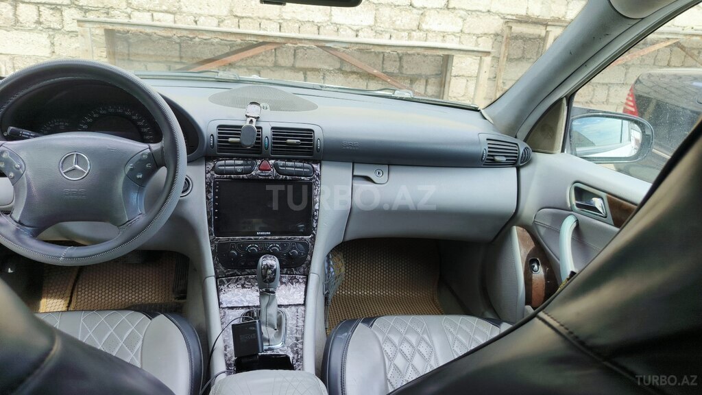 Mercedes C 240