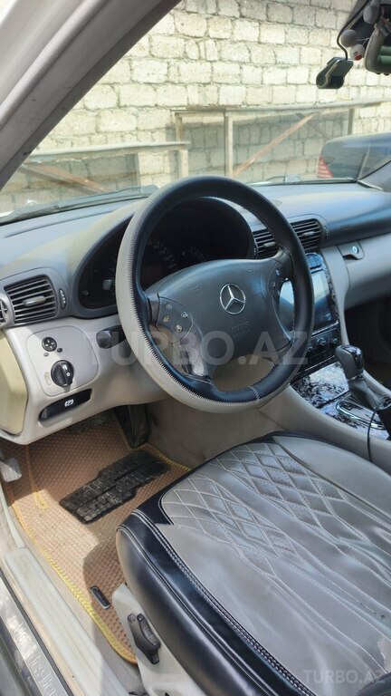 Mercedes C 240