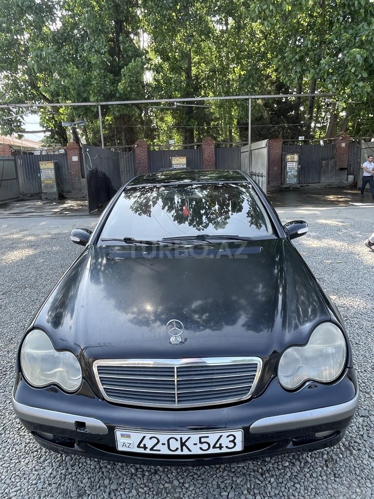 Mercedes C 200