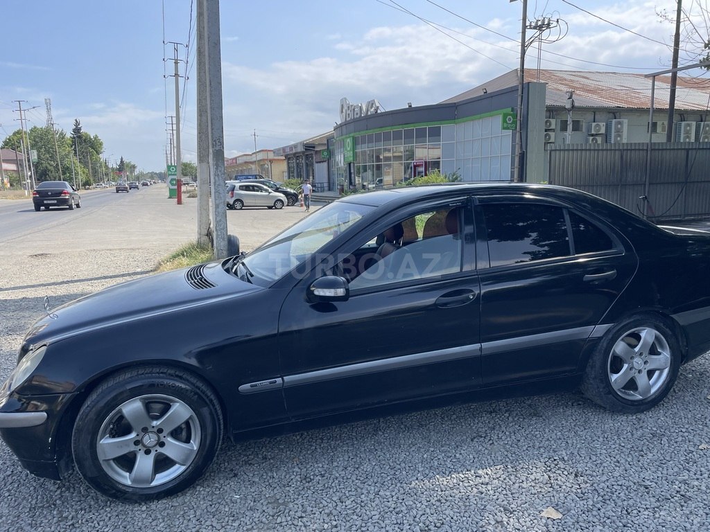 Mercedes C 200