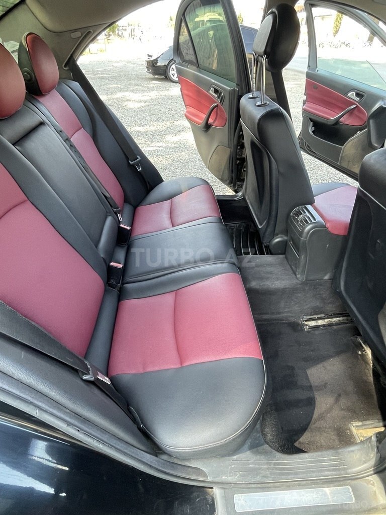 Mercedes C 200