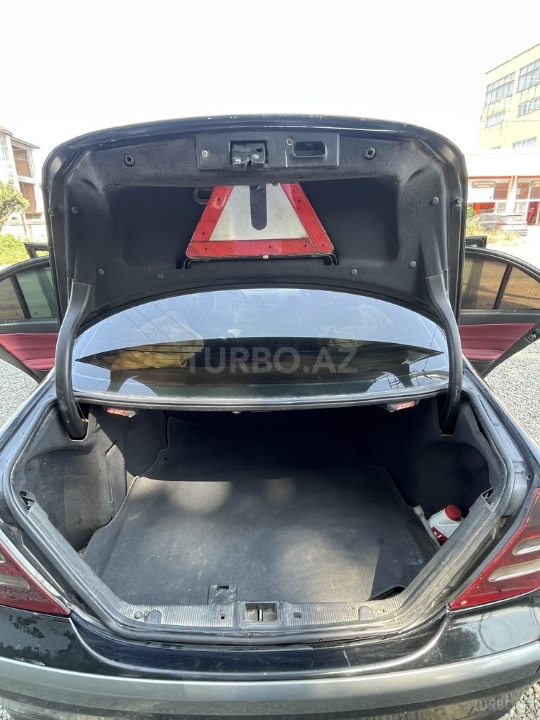 Mercedes C 200