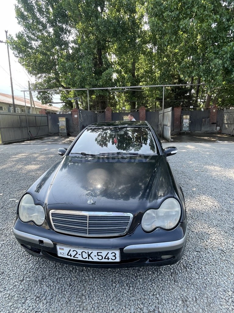 Mercedes C 200