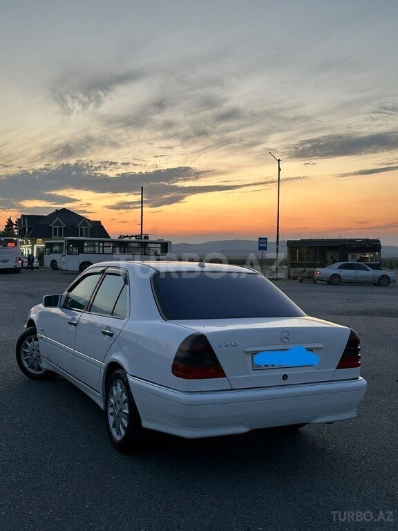 Mercedes C 280
