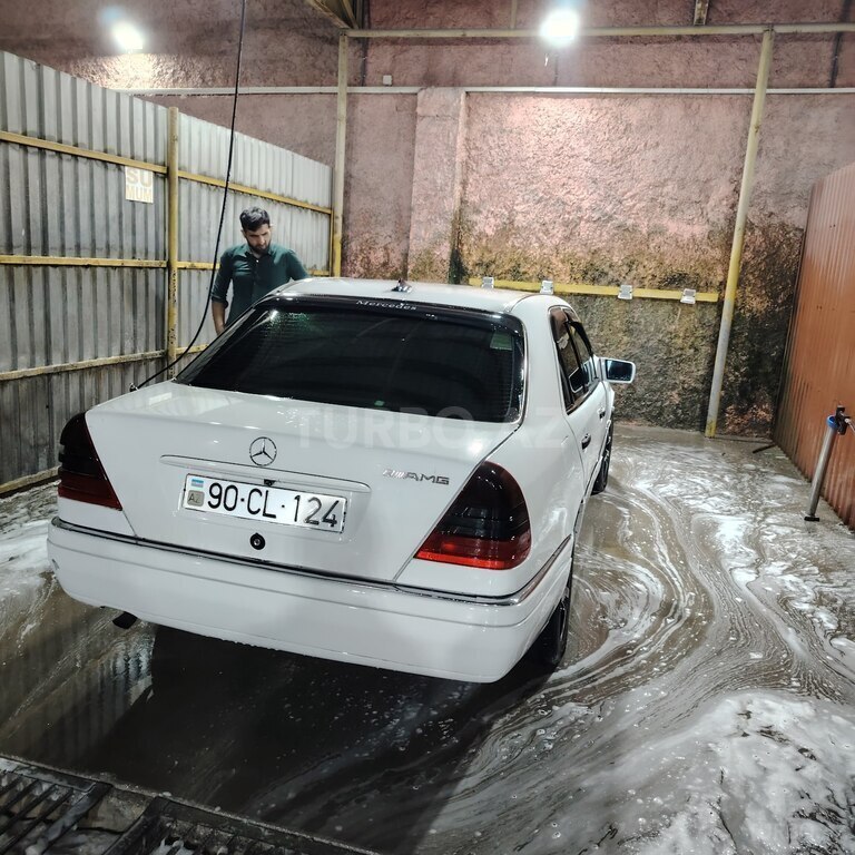 Mercedes C 180