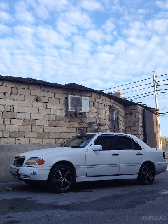 Mercedes C 180