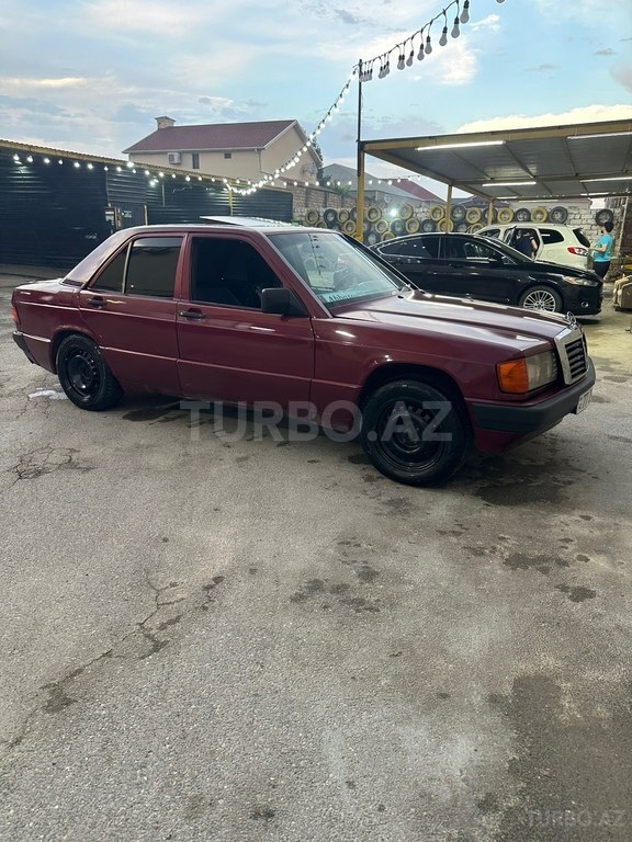 Mercedes 190
