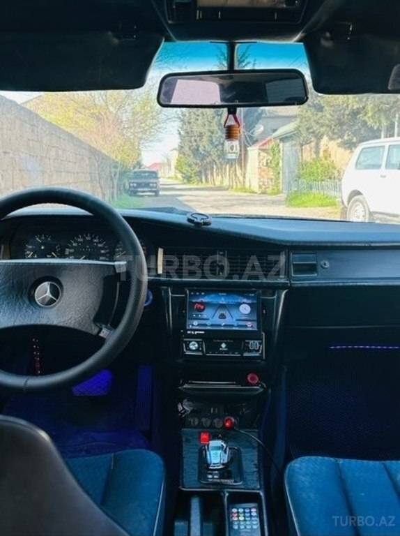Mercedes 190