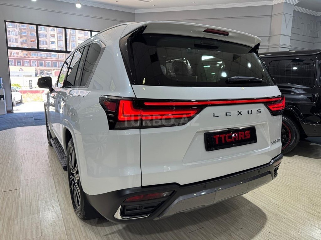 Lexus LX 600