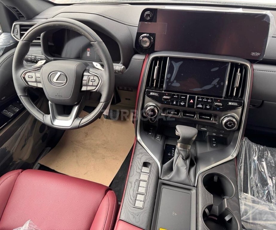 Lexus LX 600