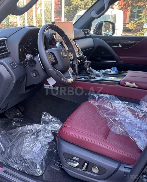 Lexus LX 600