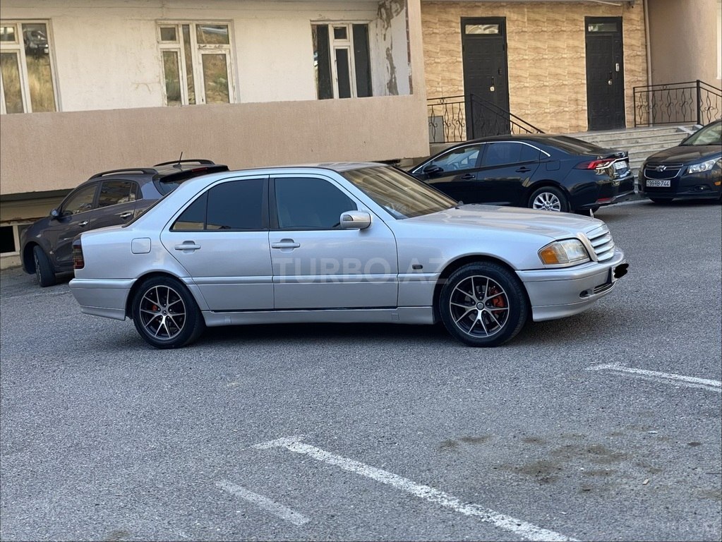 Mercedes C 200