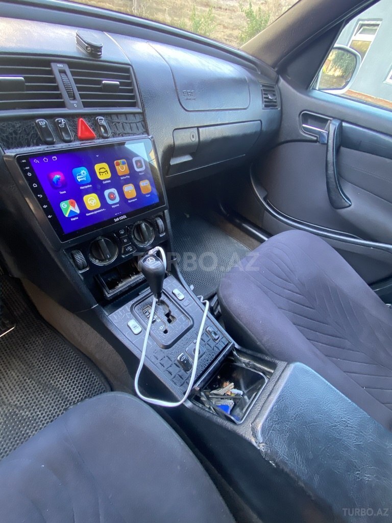 Mercedes C 200