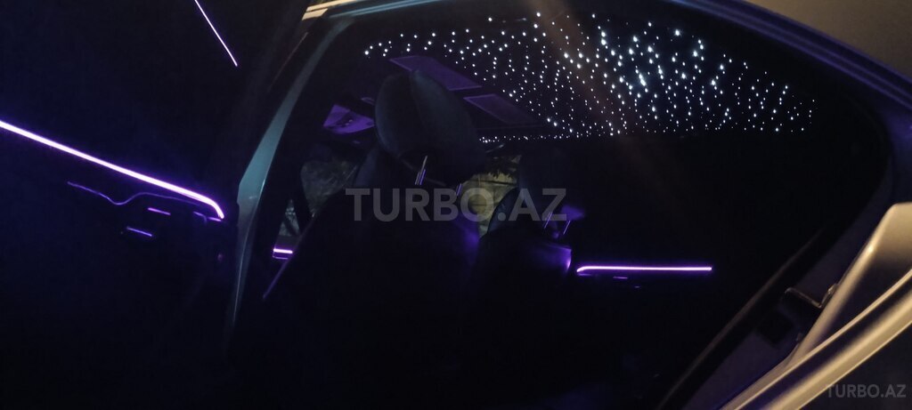 Mercedes E 200
