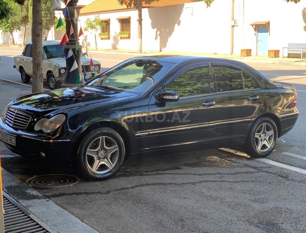 Mercedes C 200