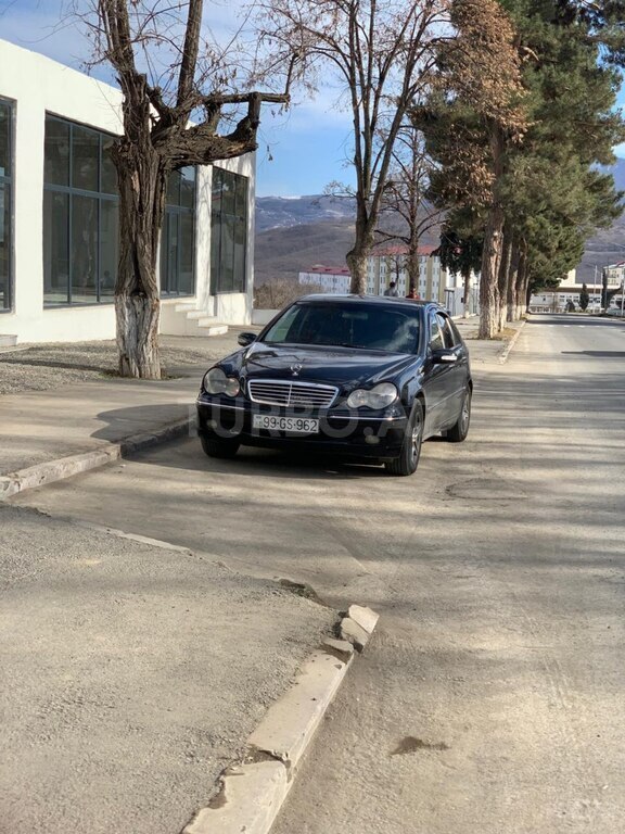 Mercedes C 200