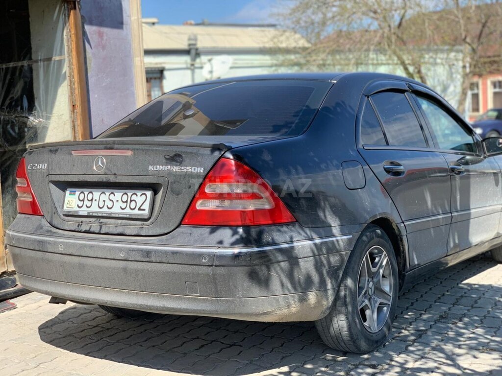 Mercedes C 200