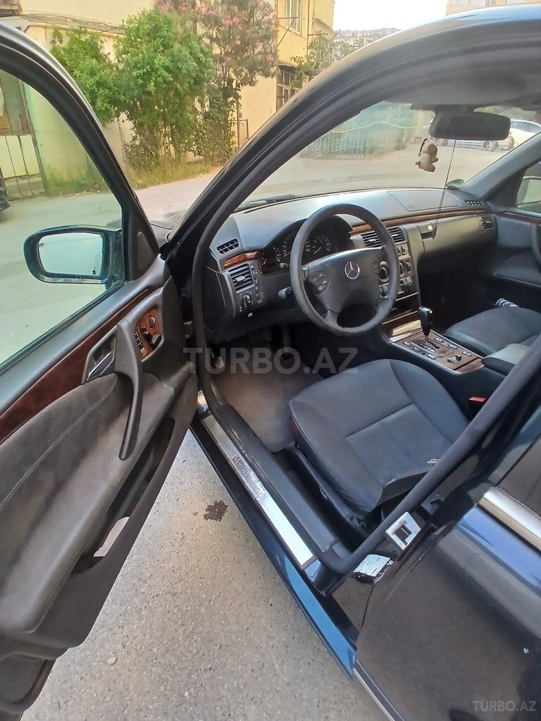 Mercedes E 280
