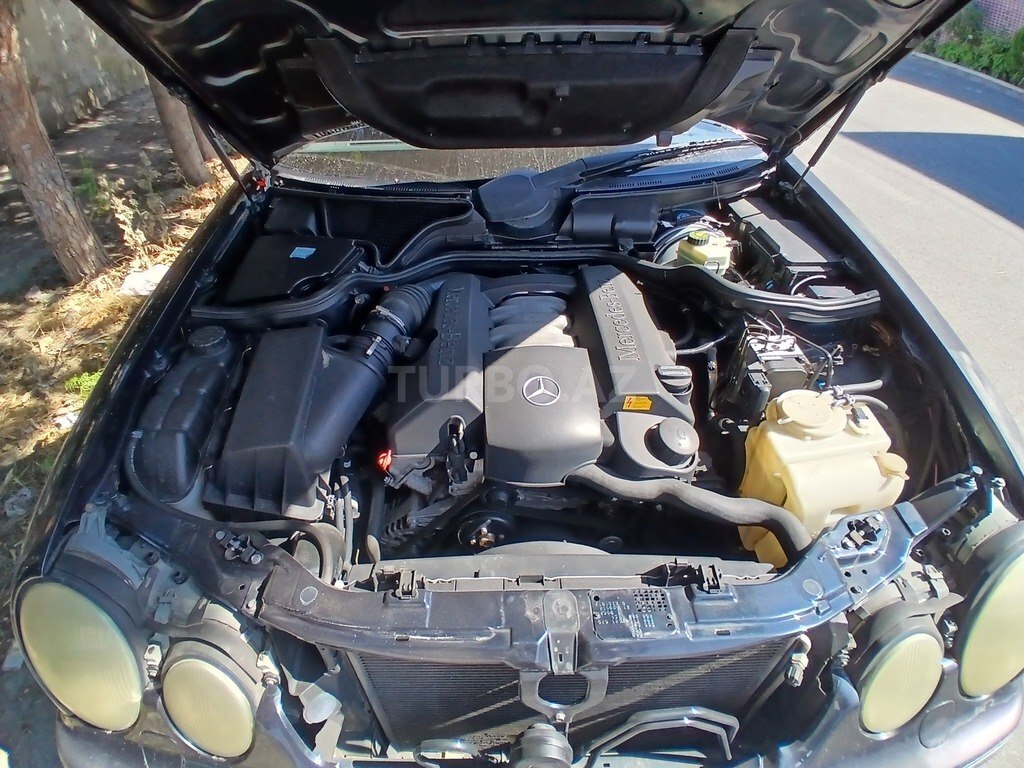 Mercedes E 280