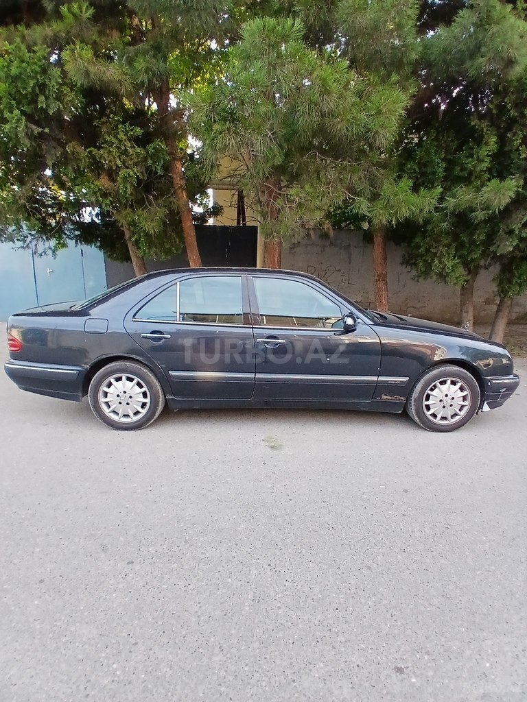 Mercedes E 280