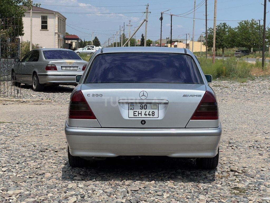 Mercedes C 200