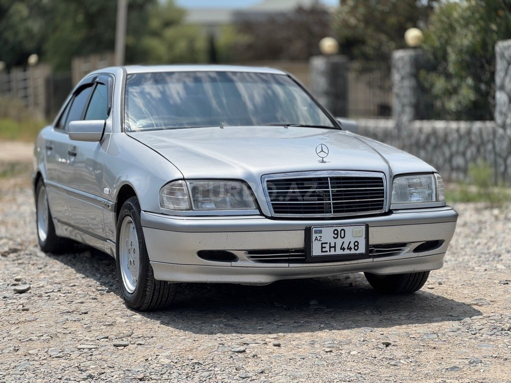 Mercedes C 200