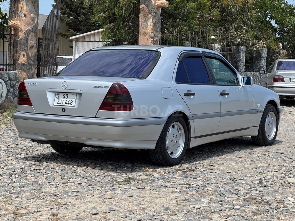 Mercedes C 200