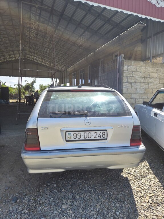 Mercedes C 200
