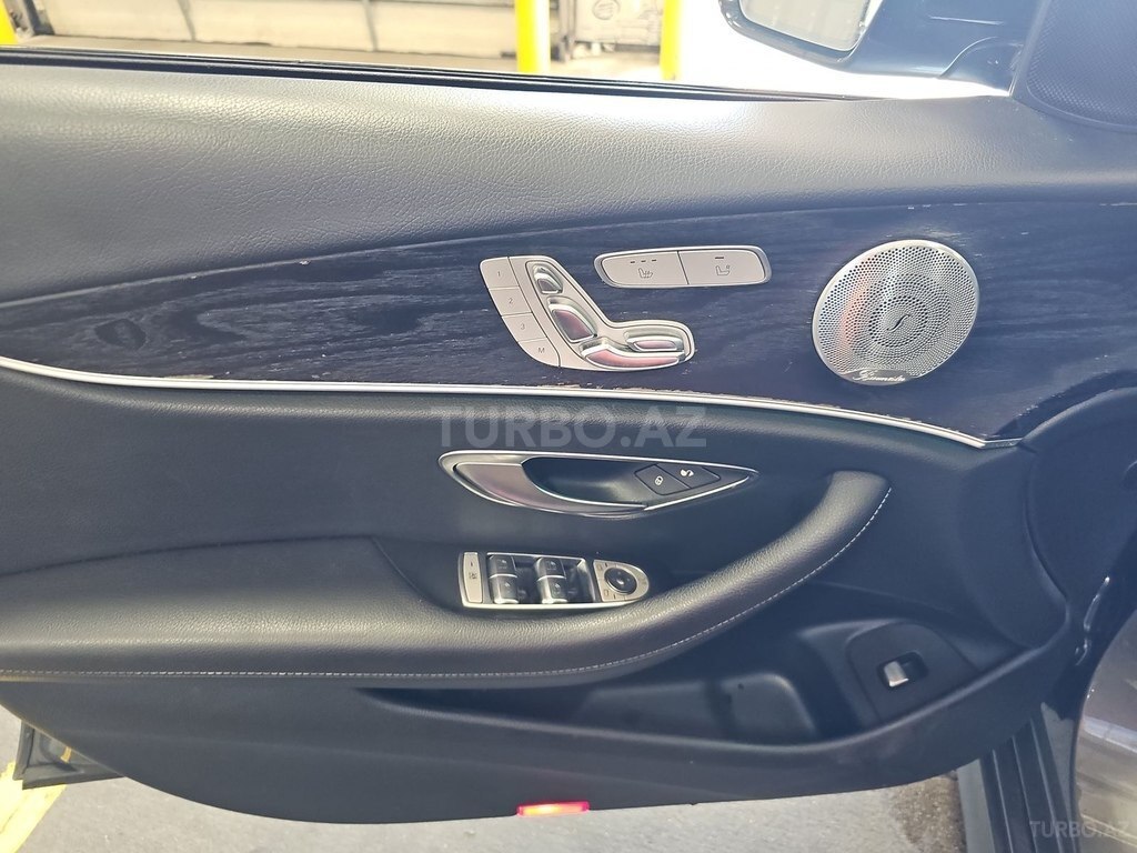 Mercedes E 300 4MATIC