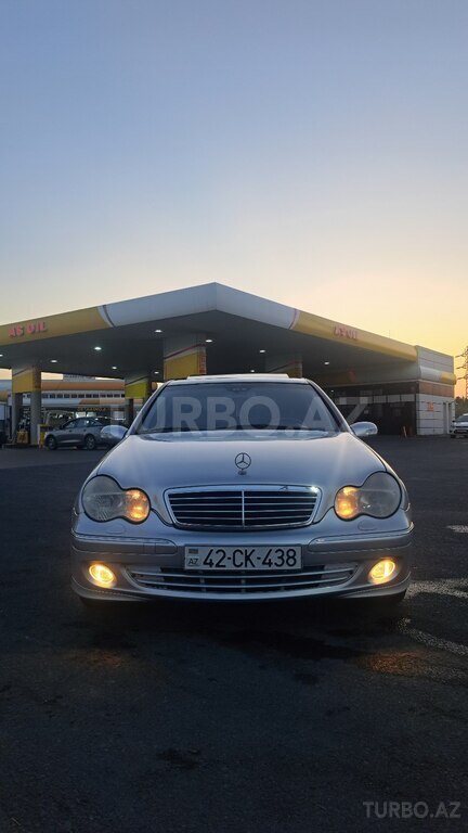 Mercedes C 200