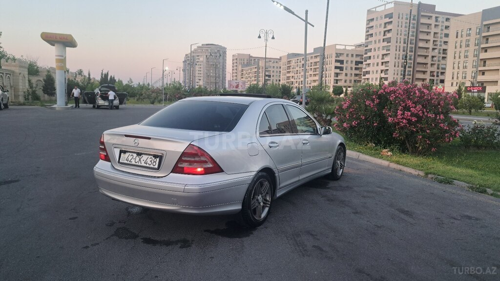 Mercedes C 200