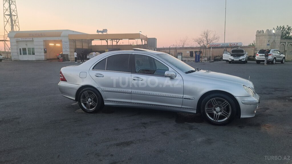 Mercedes C 200