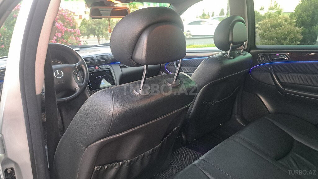 Mercedes C 200
