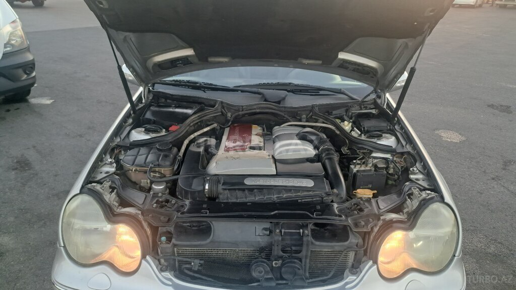 Mercedes C 200