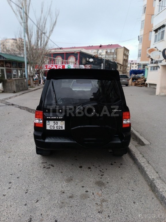 Mitsubishi Pajero io