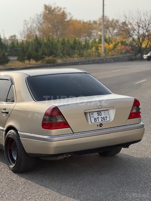 Mercedes C 230