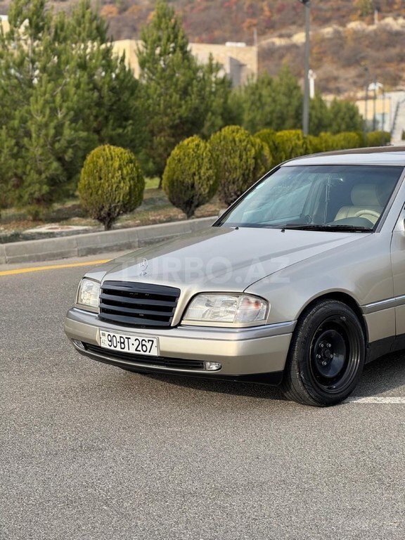 Mercedes C 230