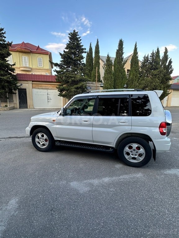 Mitsubishi Pajero io