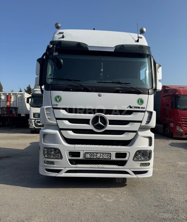 Mercedes Actros 1846