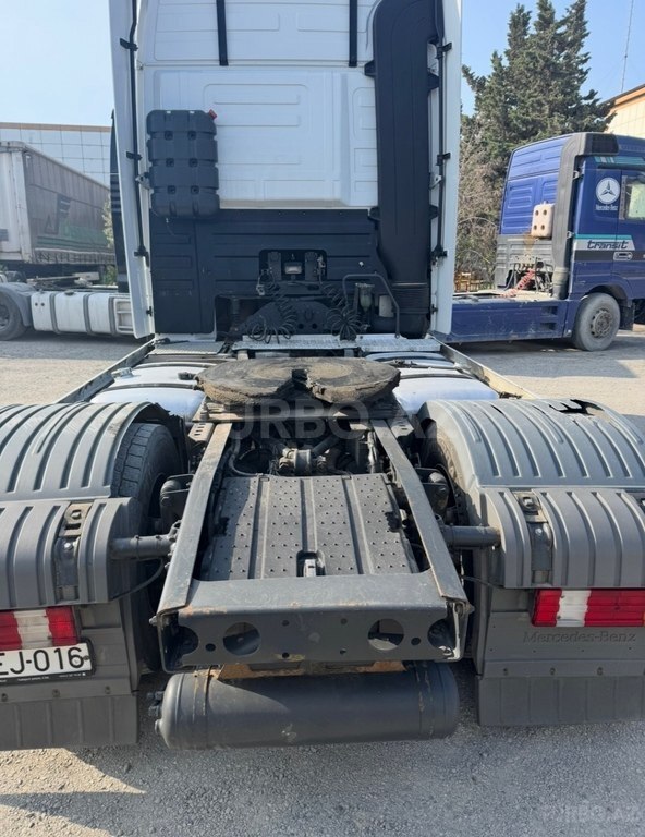 Mercedes Actros 1846